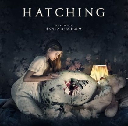 HATCHING (2022) | Filmkritik Hatching: Cover