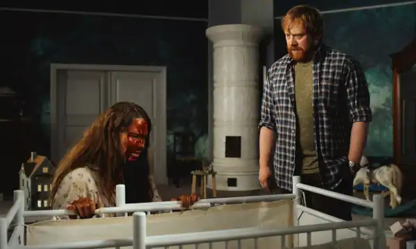 Rubert Grint und Seidi Haarla in NIGHTBORN