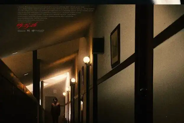 NEVER AFTER DARK (2026) | Filmkritik Never after dark - offizielles filmposter