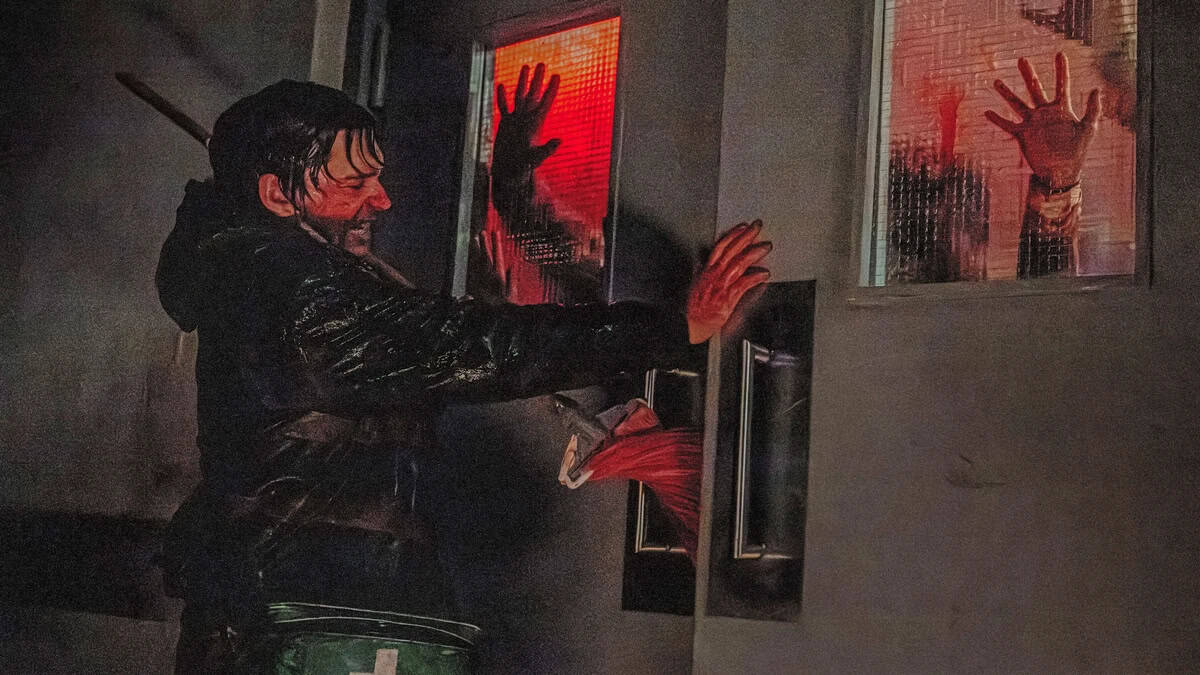 Resident Evil: Bryan versucht Monster aufzuhalten